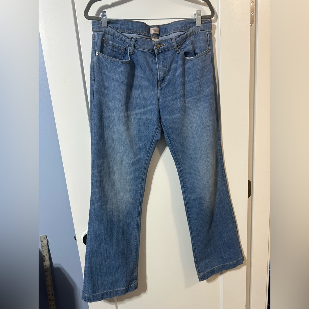 Gap jeans size 12 straight leg/wider leg